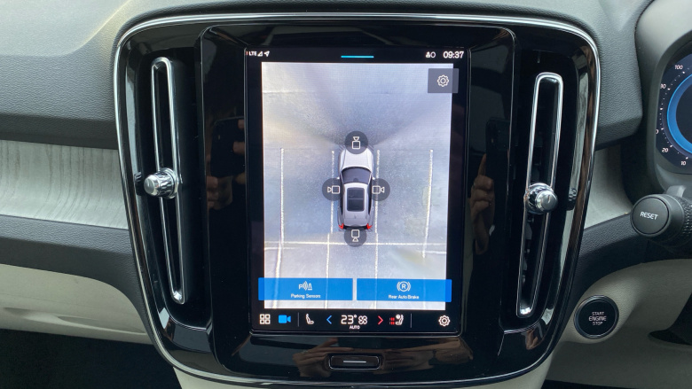 Volvo XC40 2.0 B4P Ultra Dark 5dr Auto Petrol Estate